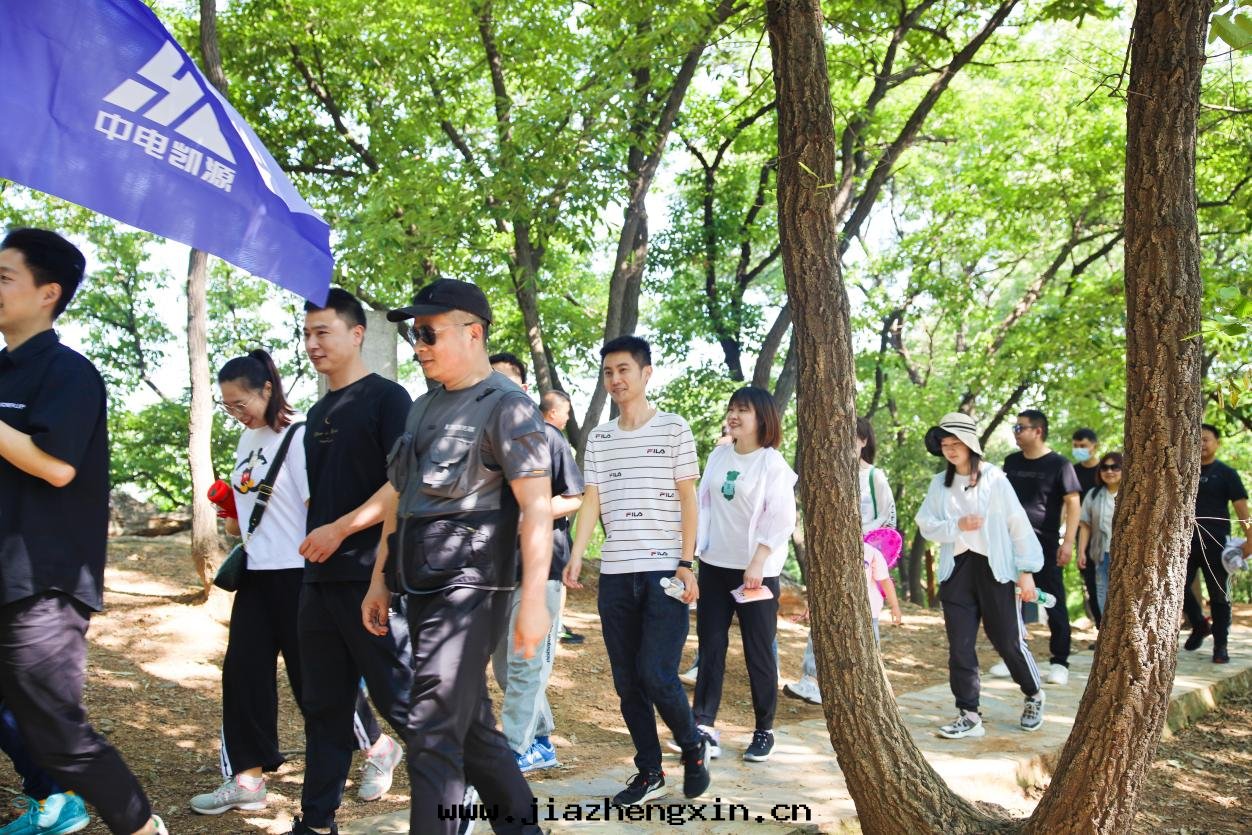 閃耀青(qīng)春光芒 凝聚奮進(jìn)力量(liàng)(图(tú)3)