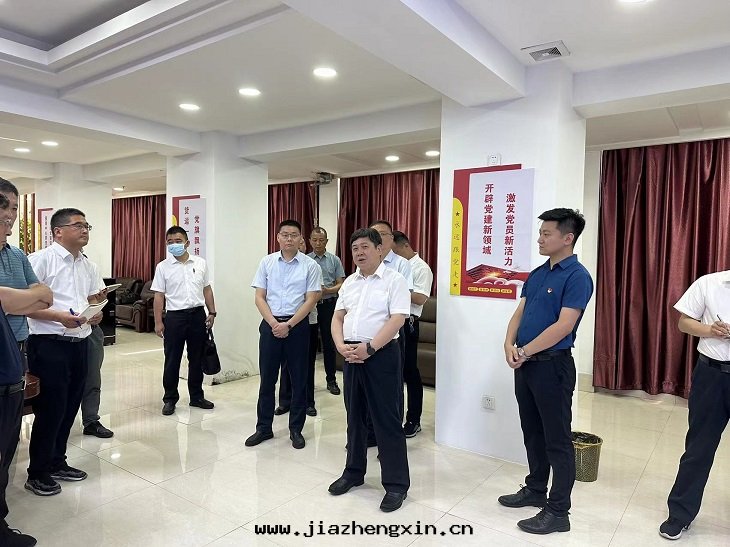 老(lǎo)河(hé)口(kǒu)市(shì)委書(shū)記(jì)曹祖金(jīn)赴中(zhōng)電(diàn)凱源物(wù)流運輸公(gōng)司調研基层(céng)黨建工作(zuò)(图(tú)3) 15eb2cf34d03f1559bfdcff9014fc2b - 副本(běn).jpg