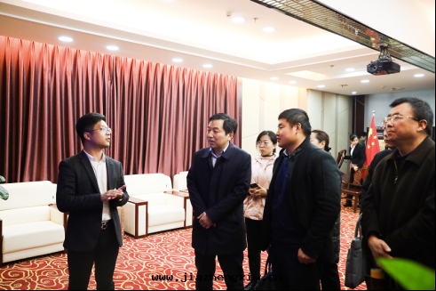 市(shì)統計(jì)局(jú)領導莅臨中(zhōng)電(diàn)凱源物(wù)流平台(tái)考察指導(图(tú)1)